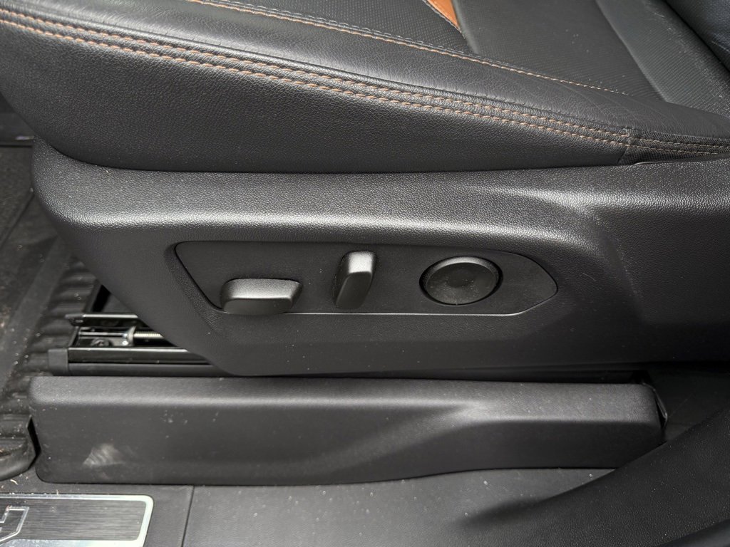 Used 2025 GMC Sierra 2500 AT4 w/ AT4 Preferred Package image 11