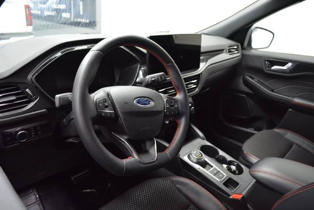 Certified 2024 Ford Escape ST-Line w/ Tech Pack #1 AWD/4WD image 10