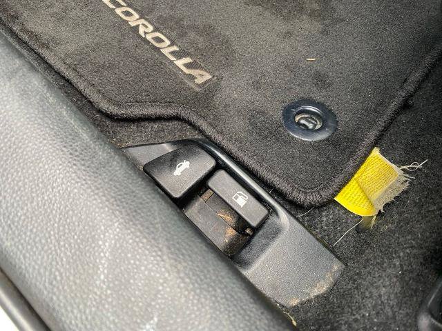 Used 2025 Toyota Corolla SE FWD image 17