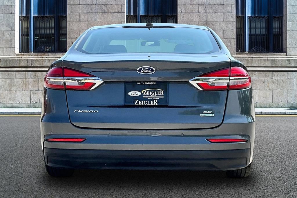 Certified 2020 Ford Fusion SE FWD image 4