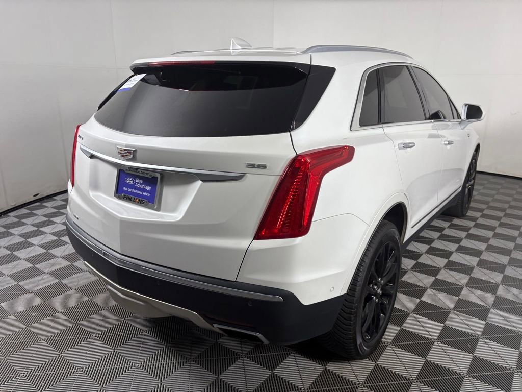 Used 2017 Cadillac XT5 Platinum w/ Driver Assist Package image 5