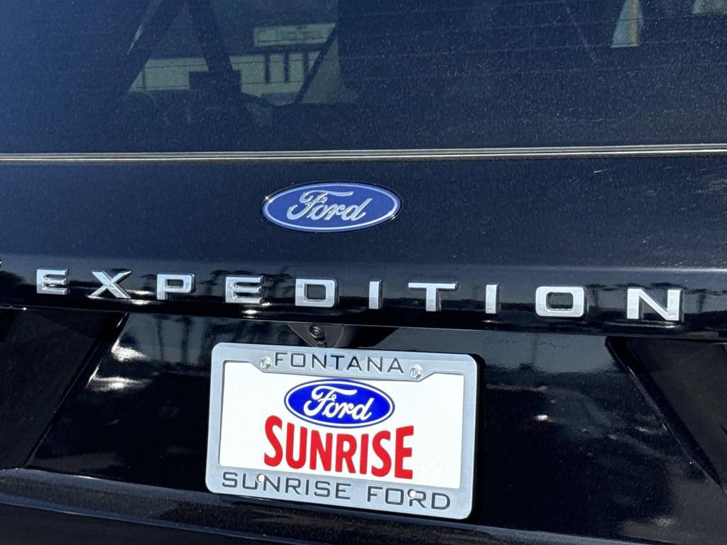 Certified 2025 Ford Expedition Max Platinum image 27