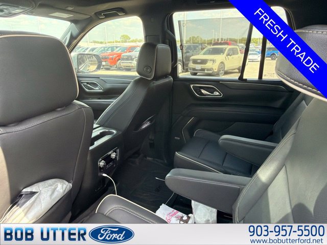 Used 2023 GMC Yukon SLT w/ SLT Premium Package AWD/4WD image 6