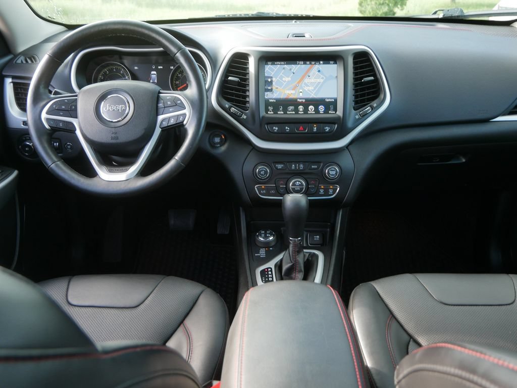Used 2018 Jeep Cherokee Trailhawk AWD/4WD image 19