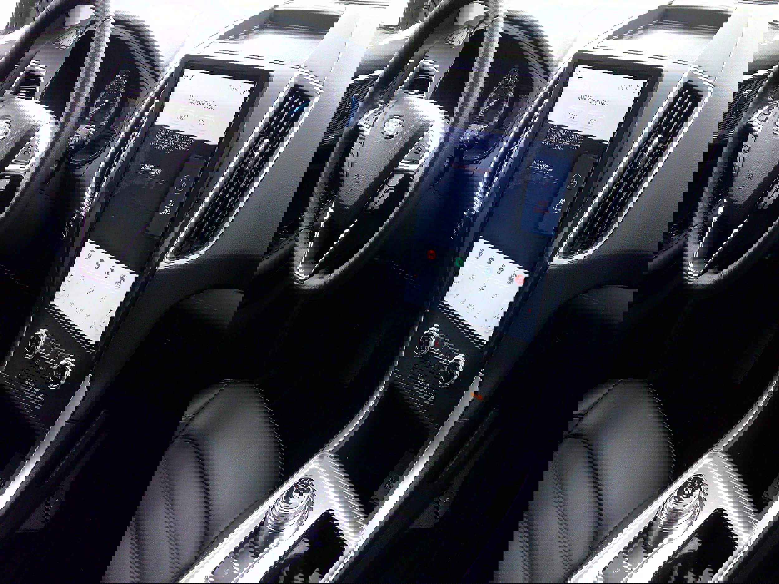 Certified 2024 Ford Edge SEL image 9