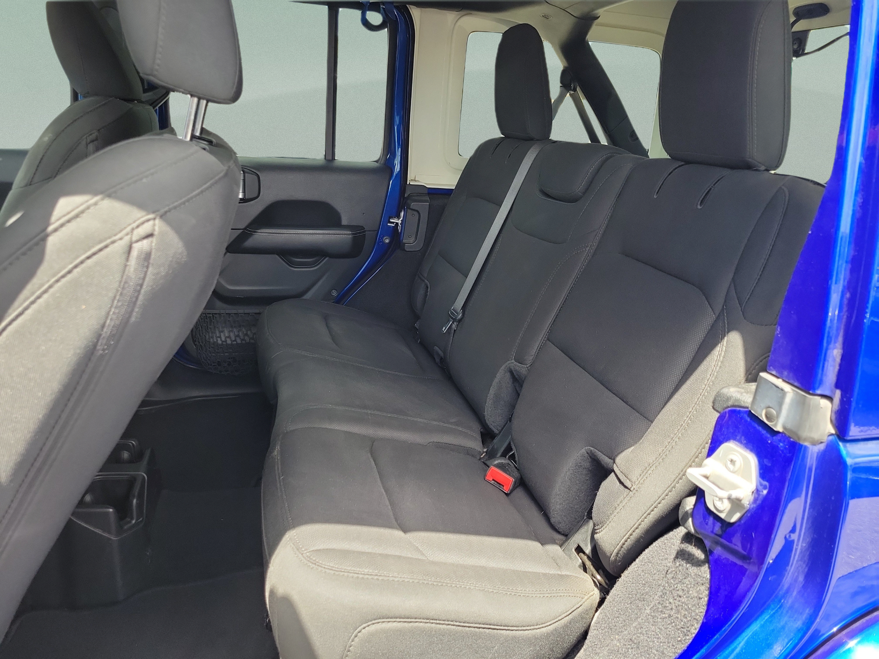 Used 2020 Jeep Wrangler Unlimited Sahara w/ Uconnect 4C Nav & Sound Group AWD/4WD image 15