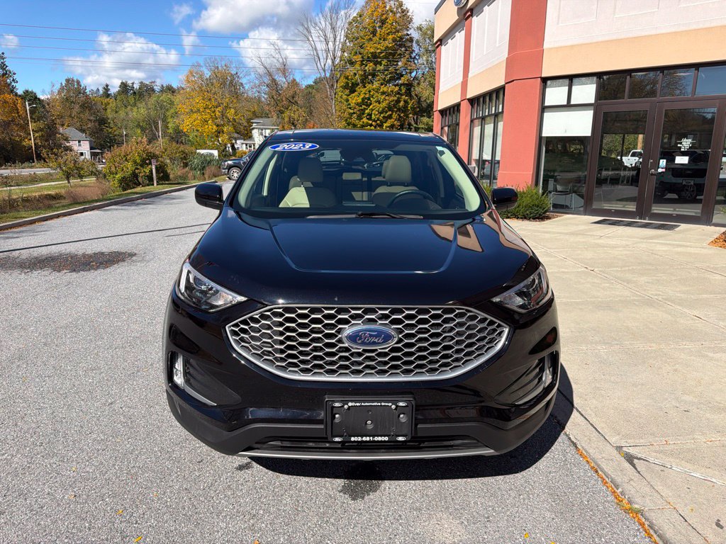 Certified 2023 Ford Edge SEL w/ Convenience Package AWD/4WD image 2