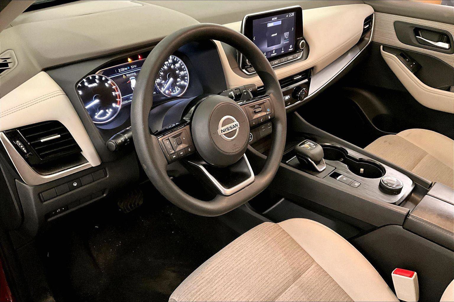 Used 2021 Nissan Rogue SV image 12