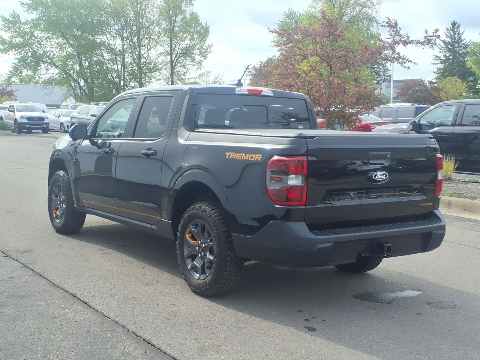 Certified 2025 Ford Maverick Tremor AWD/4WD image 4