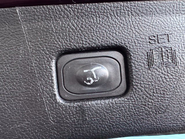 Certified 2020 Ford Edge SEL w/ Convenience Package FWD image 24