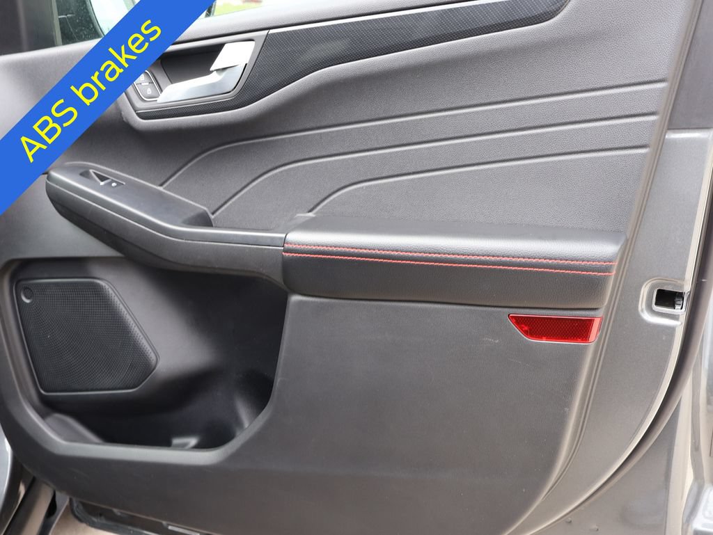 Certified 2025 Ford Escape ST-Line AWD/4WD image 9