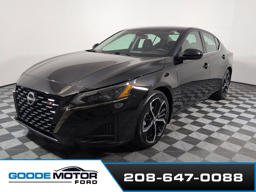 Used 2025 Nissan Altima 2.5 SR FWD image 4