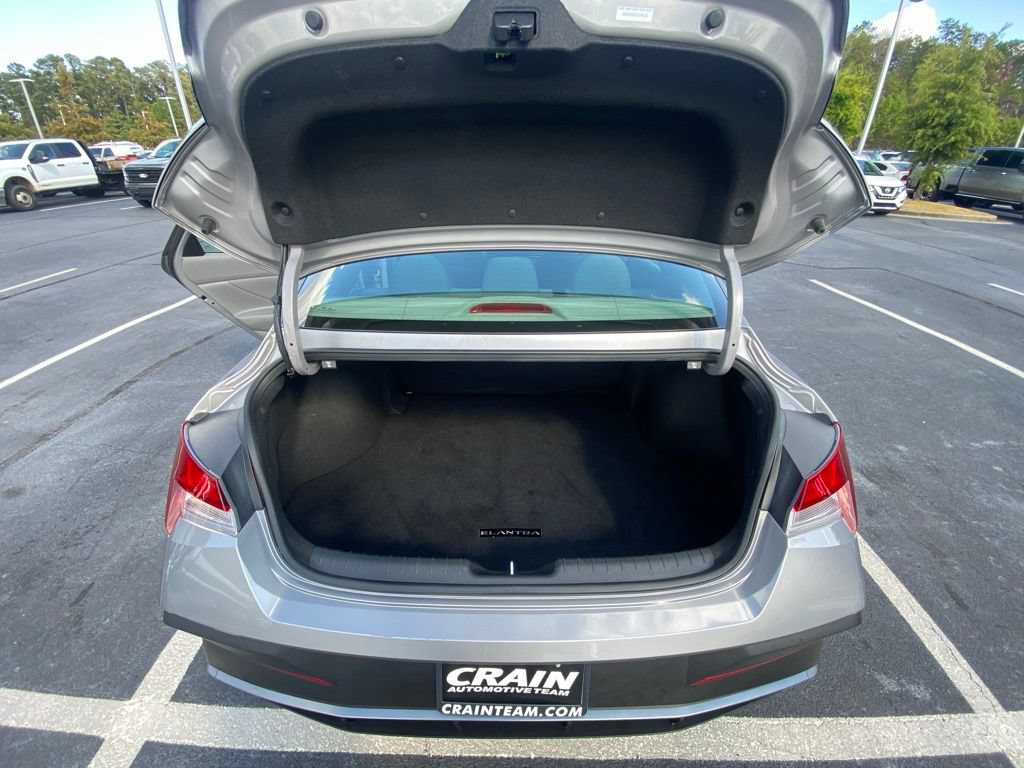 Used 2026 Hyundai Elantra Sport FWD image 28