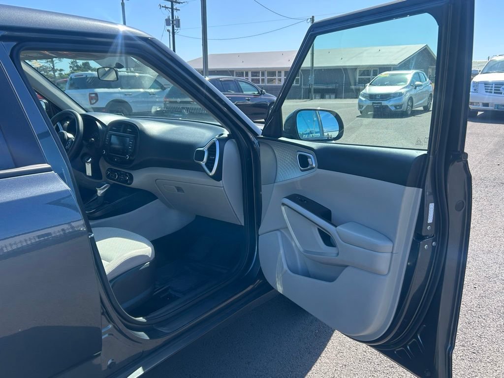 Used 2022 Kia Soul LX FWD image 24