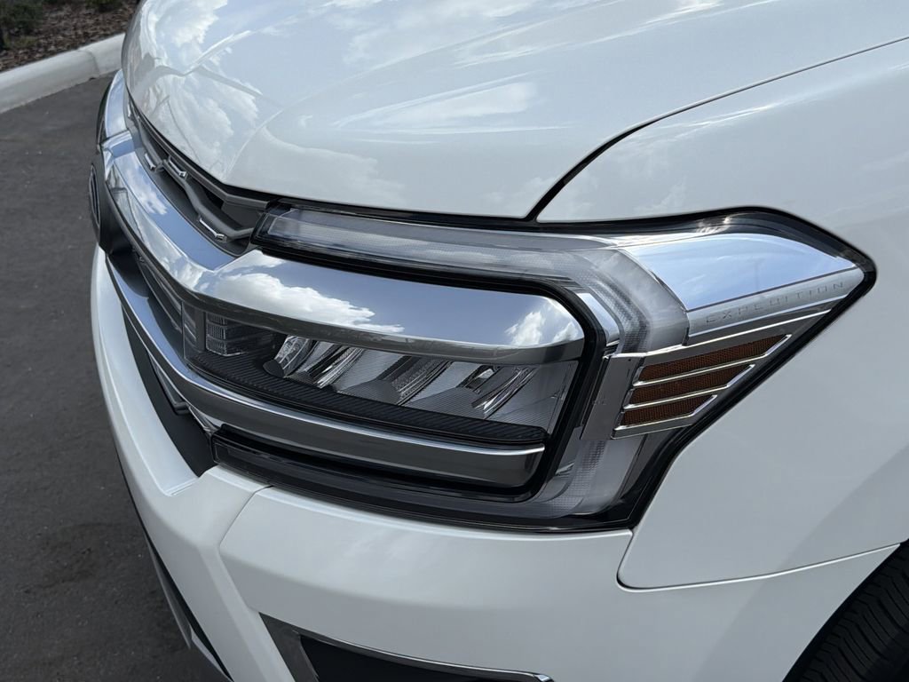 Certified 2024 Ford Expedition Platinum RWD image 8