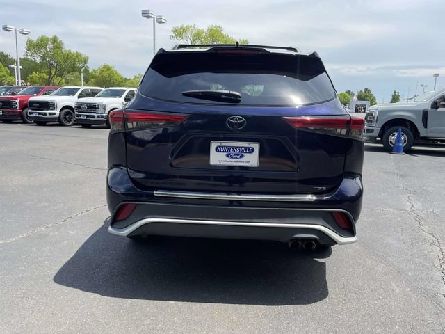 Used 2022 Toyota Highlander XSE AWD/4WD image 5