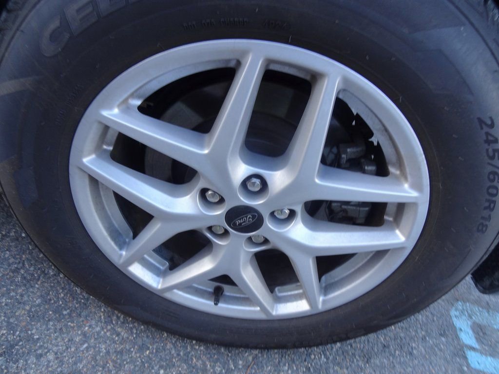 Certified 2024 Ford Edge SEL image 10