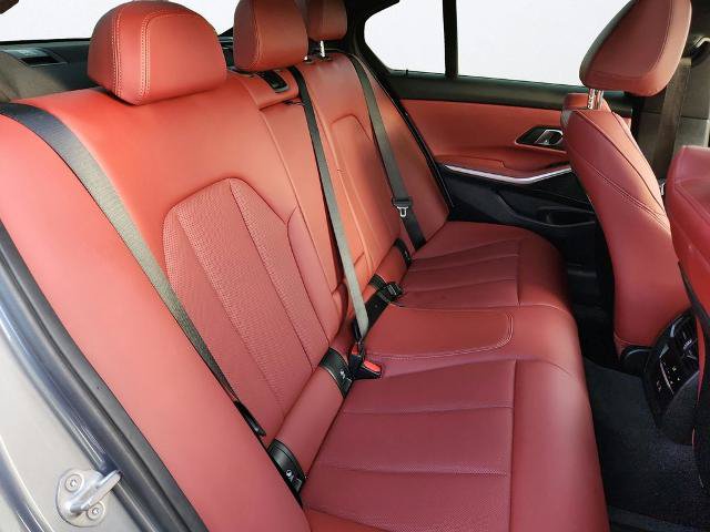 Used 2026 BMW 330i Sedan w/ M Sport Package RWD image 26