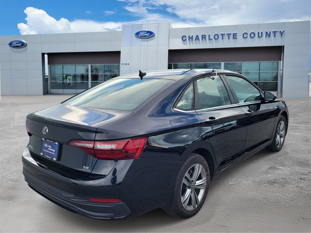 Used 2024 Volkswagen Jetta SE FWD image 5