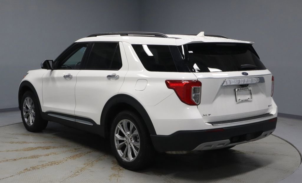 Certified 2023 Ford Explorer XLT w/ Equipment Group 202A AWD/4WD image 9