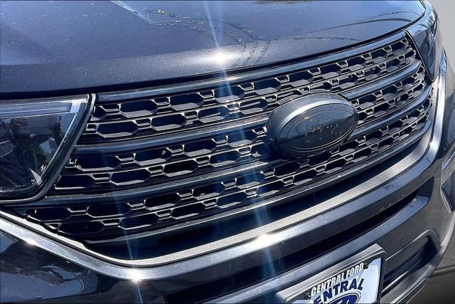 Certified 2024 Ford Explorer XLT w/ Equipment Group 202A RWD image 27