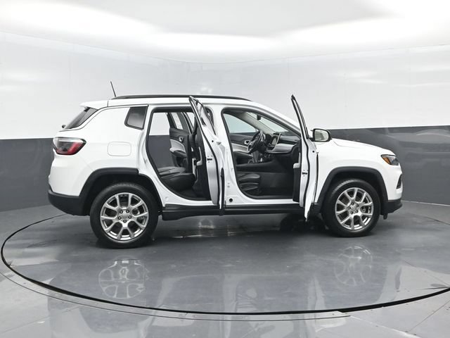 Used 2022 Jeep Compass Latitude AWD/4WD image 28