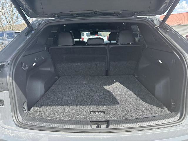 Used 2025 Volkswagen Atlas Cross Sport SEL Premium R-Line image 11