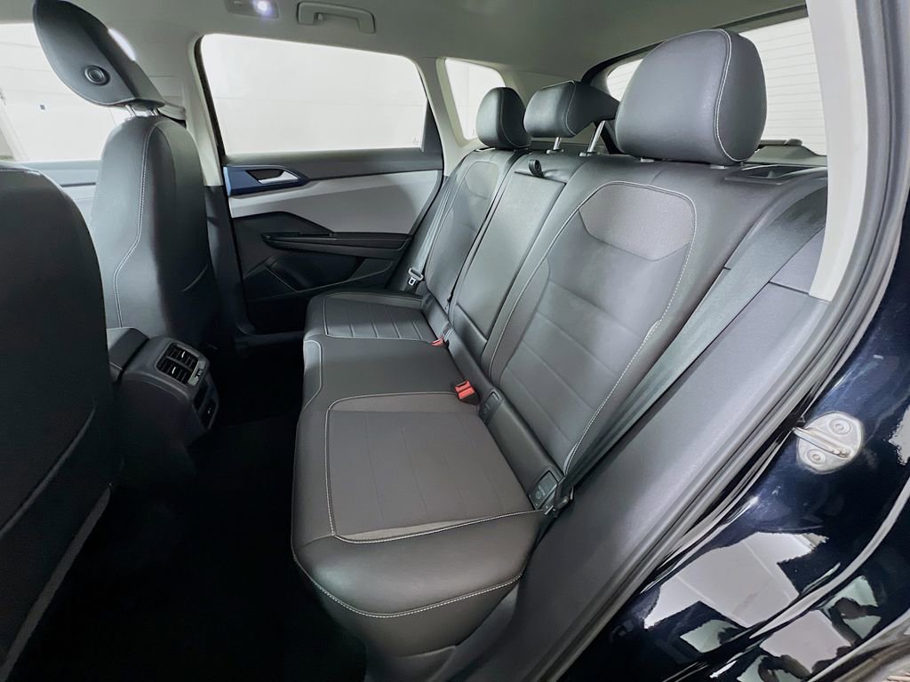 Used 2024 Volkswagen Taos SE w/ Panoramic Sunroof Package AWD/4WD image 27