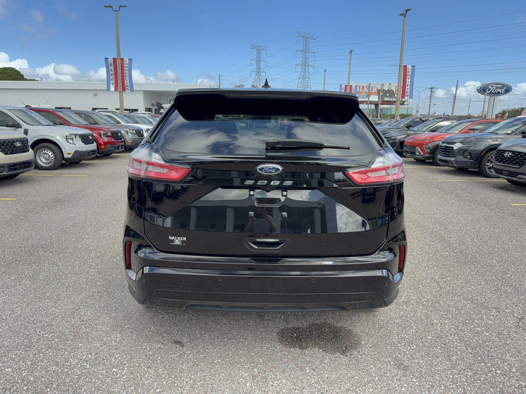 Certified 2024 Ford Edge ST-Line image 3