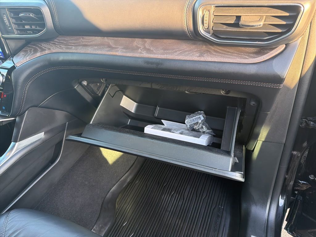 Certified 2023 Ford Explorer Platinum w/ Technology Package image 32