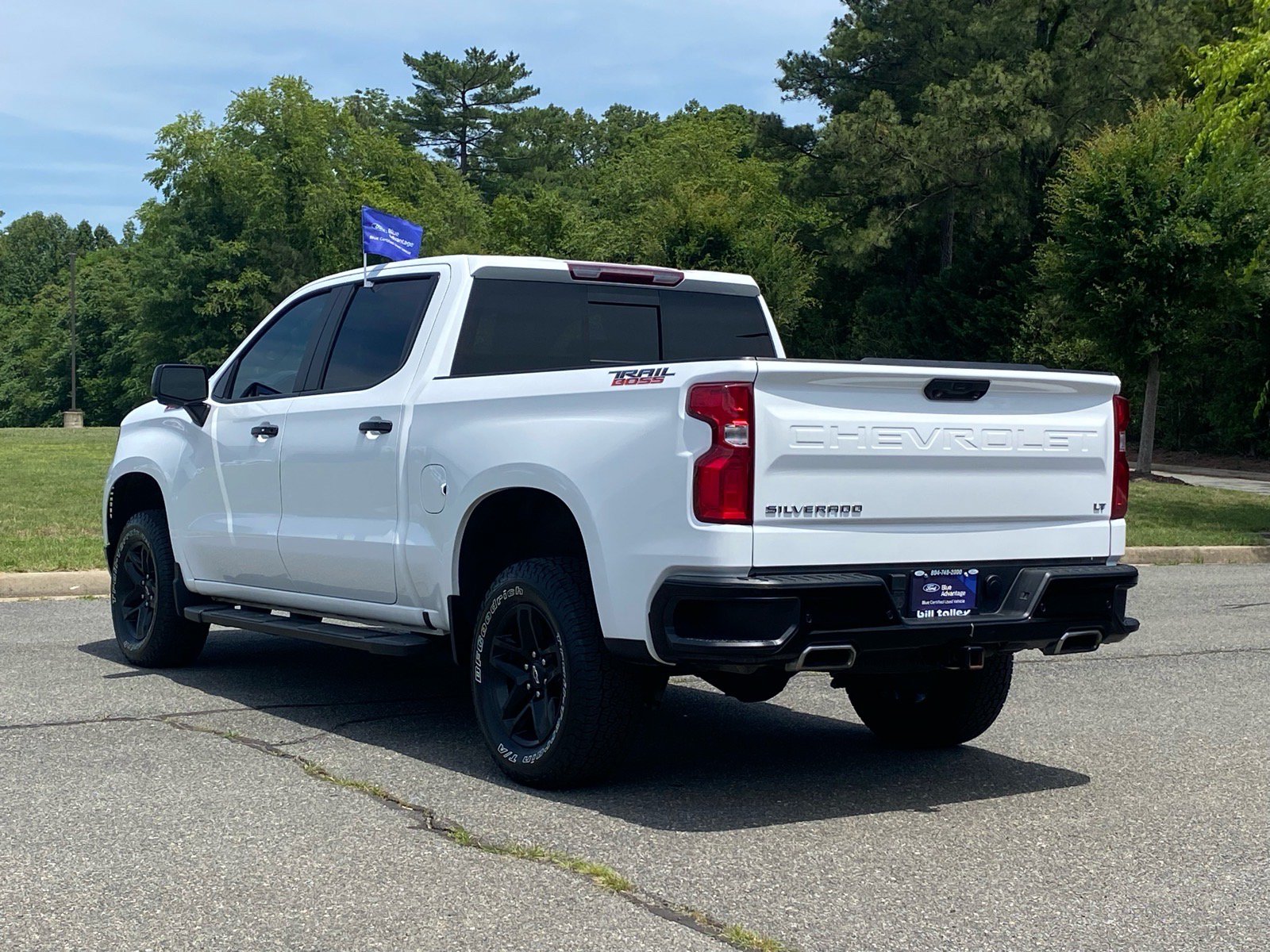 Used 2023 Chevrolet Silverado 1500 LT Trail Boss w/ Convenience Package II AWD/4WD image 8