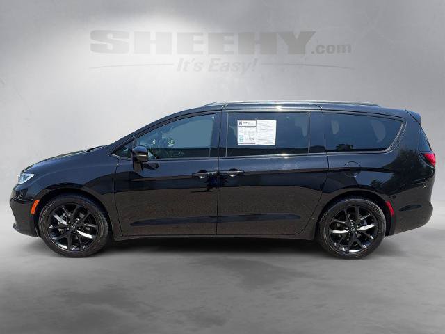Used 2025 Chrysler Pacifica Limited FWD image 16