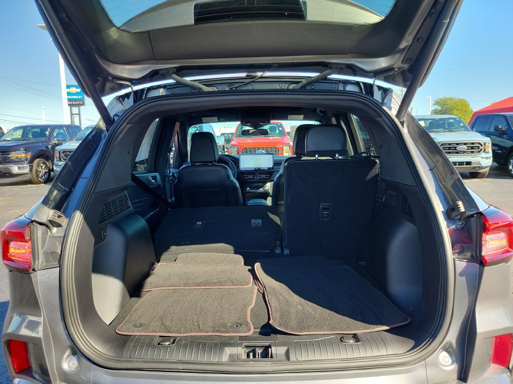 Certified 2023 Ford Escape ST-Line w/ Tech Pack #1 AWD/4WD image 10