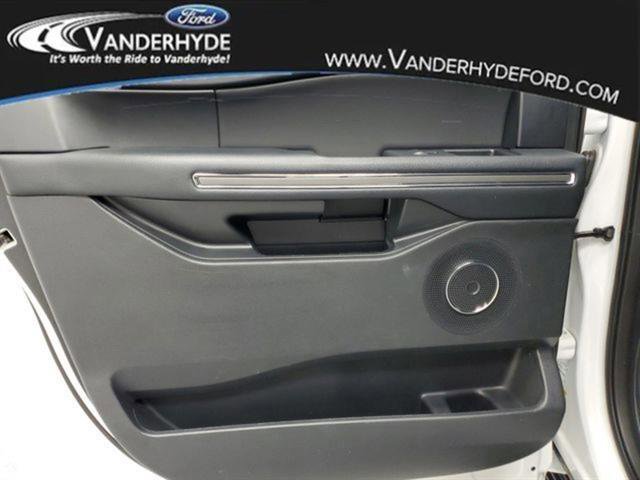 Certified 2024 Ford Expedition Max XLT image 11