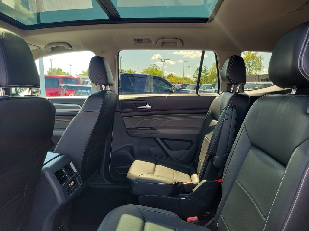 Used 2021 Volkswagen Atlas SE w/ Panoramic Sunroof Package FWD image 14