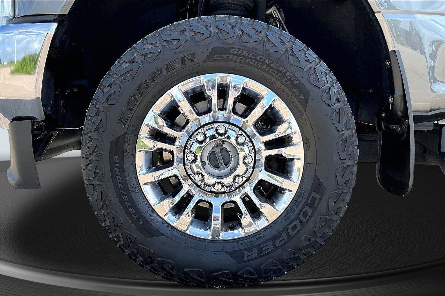 Certified 2020 Ford F250 XLT w/ XLT Premium Package AWD/4WD image 10