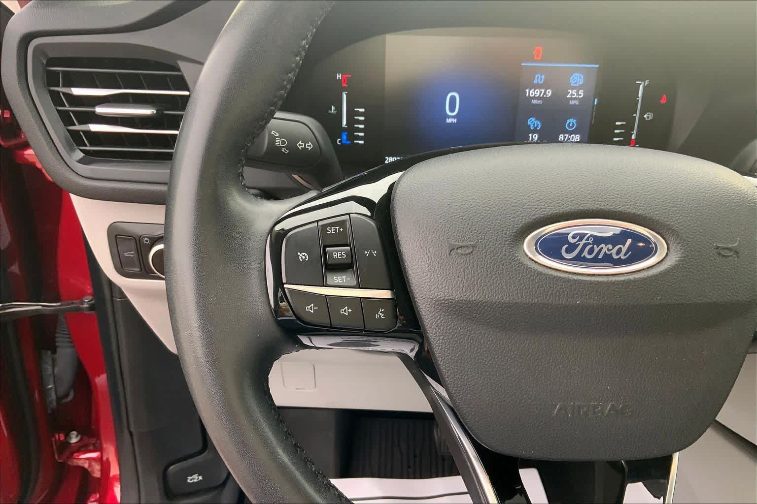 Certified 2023 Ford Escape Active AWD/4WD image 23