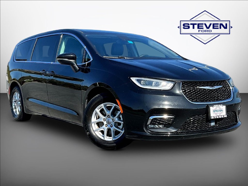 Used 2023 Chrysler Pacifica Touring-L