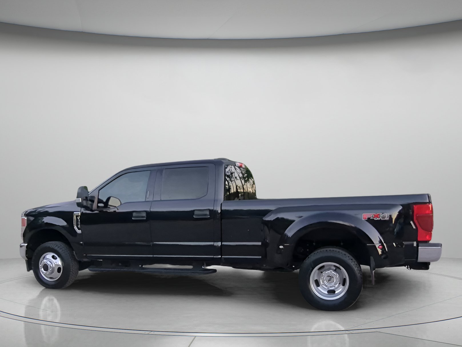Certified 2020 Ford F350 XLT w/ XLT Value Package AWD/4WD image 19