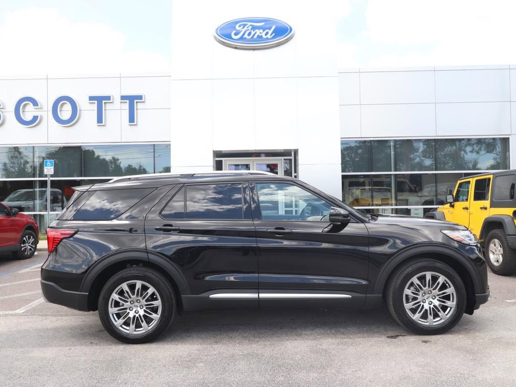 Certified 2026 Ford Explorer Platinum RWD image 16