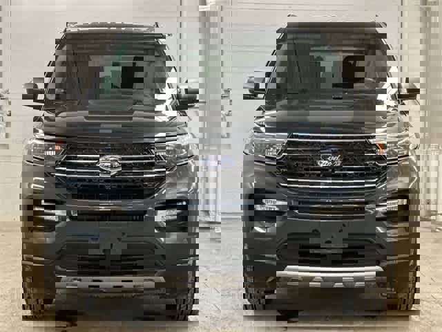 Certified 2022 Ford Explorer XLT w/ Equipment Group 202A image 8