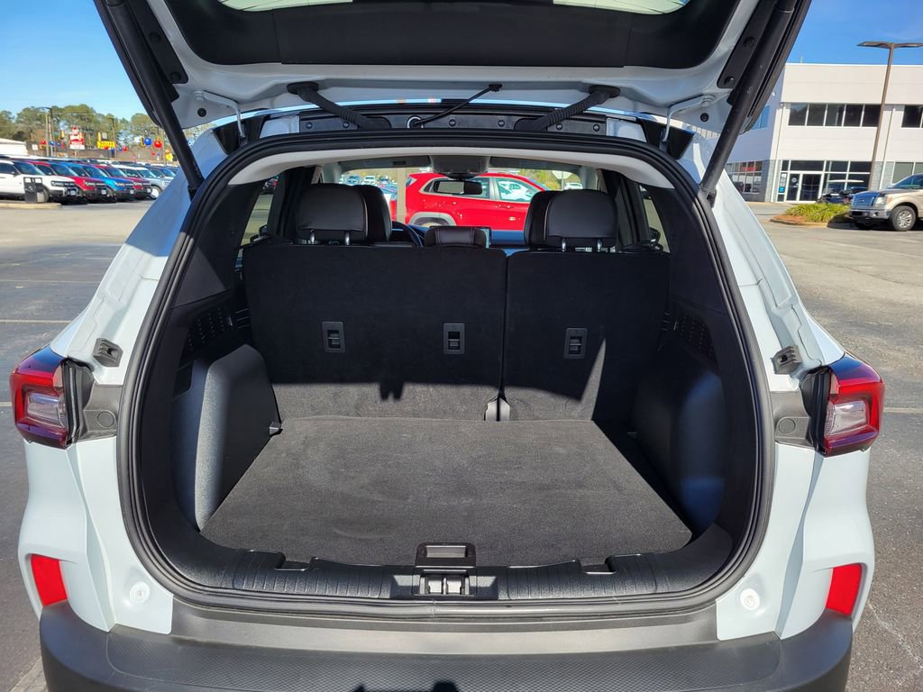 Certified 2025 Ford Escape SE w/ PHEV Premium Package image 13