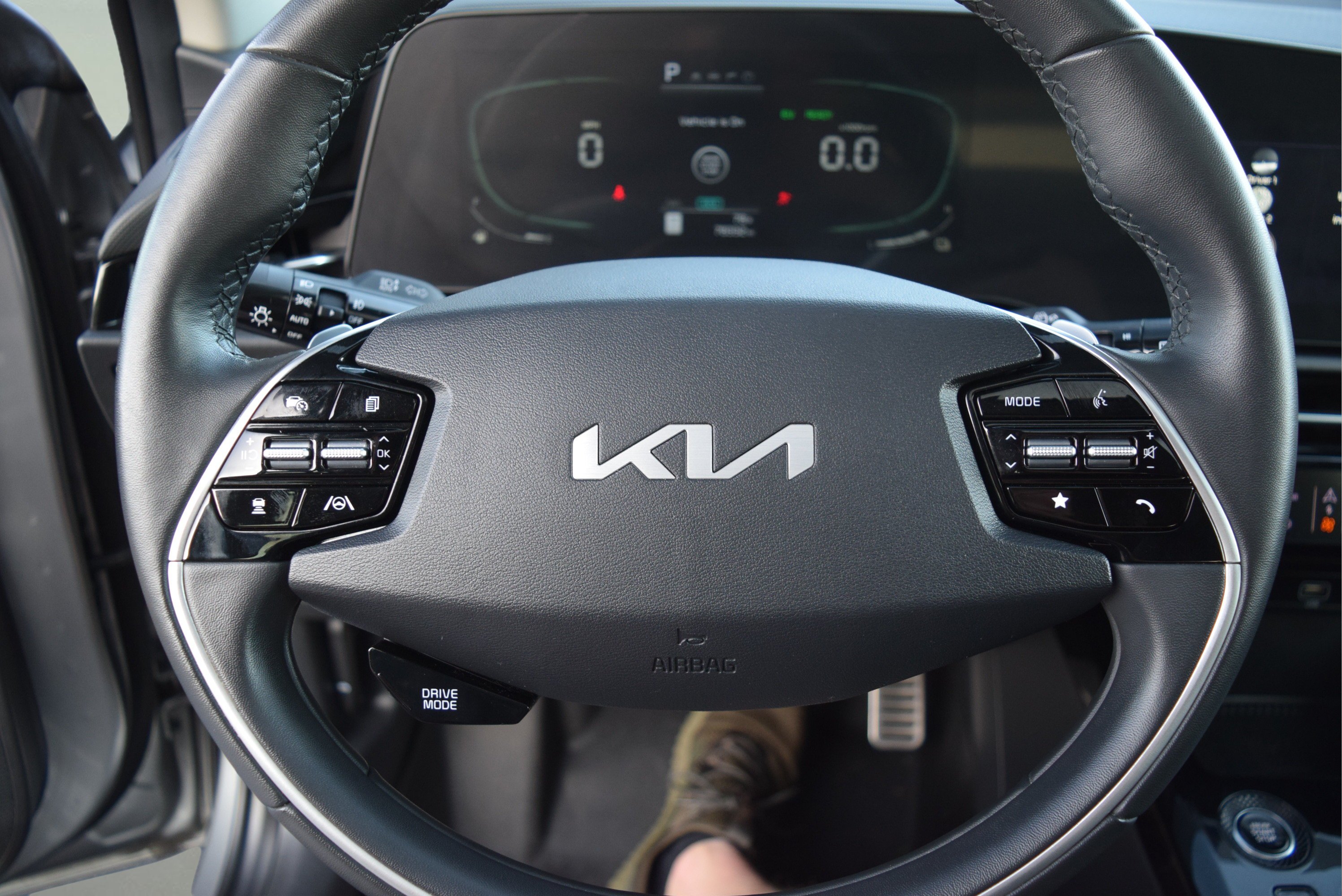 Used 2023 Kia Niro EX Touring FWD image 10