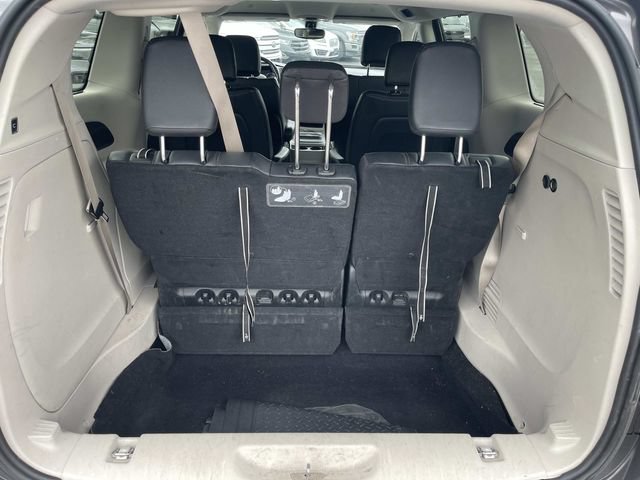 Used 2020 Chrysler Pacifica Touring-L FWD image 14