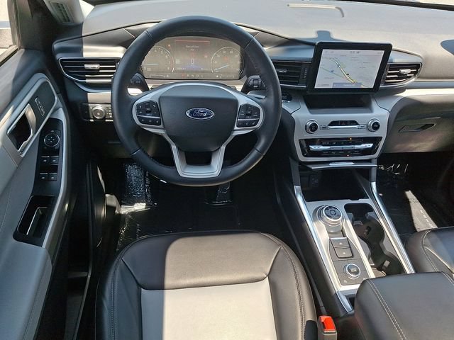 Certified 2022 Ford Explorer XLT w/ Equipment Group 202A AWD/4WD image 11