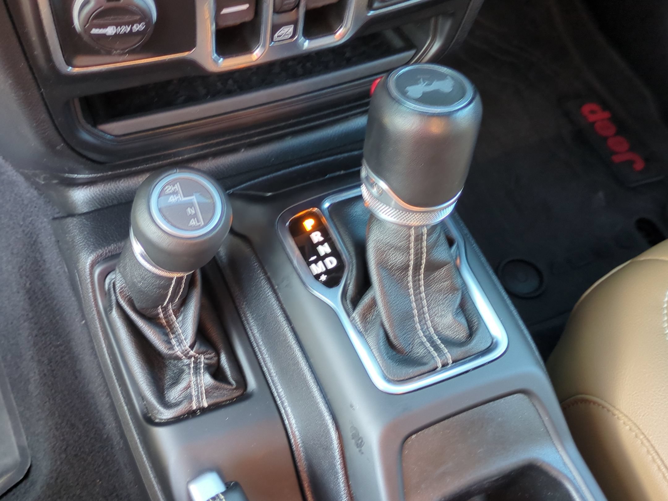 Used 2021 Jeep Wrangler Unlimited Sahara AWD/4WD image 25