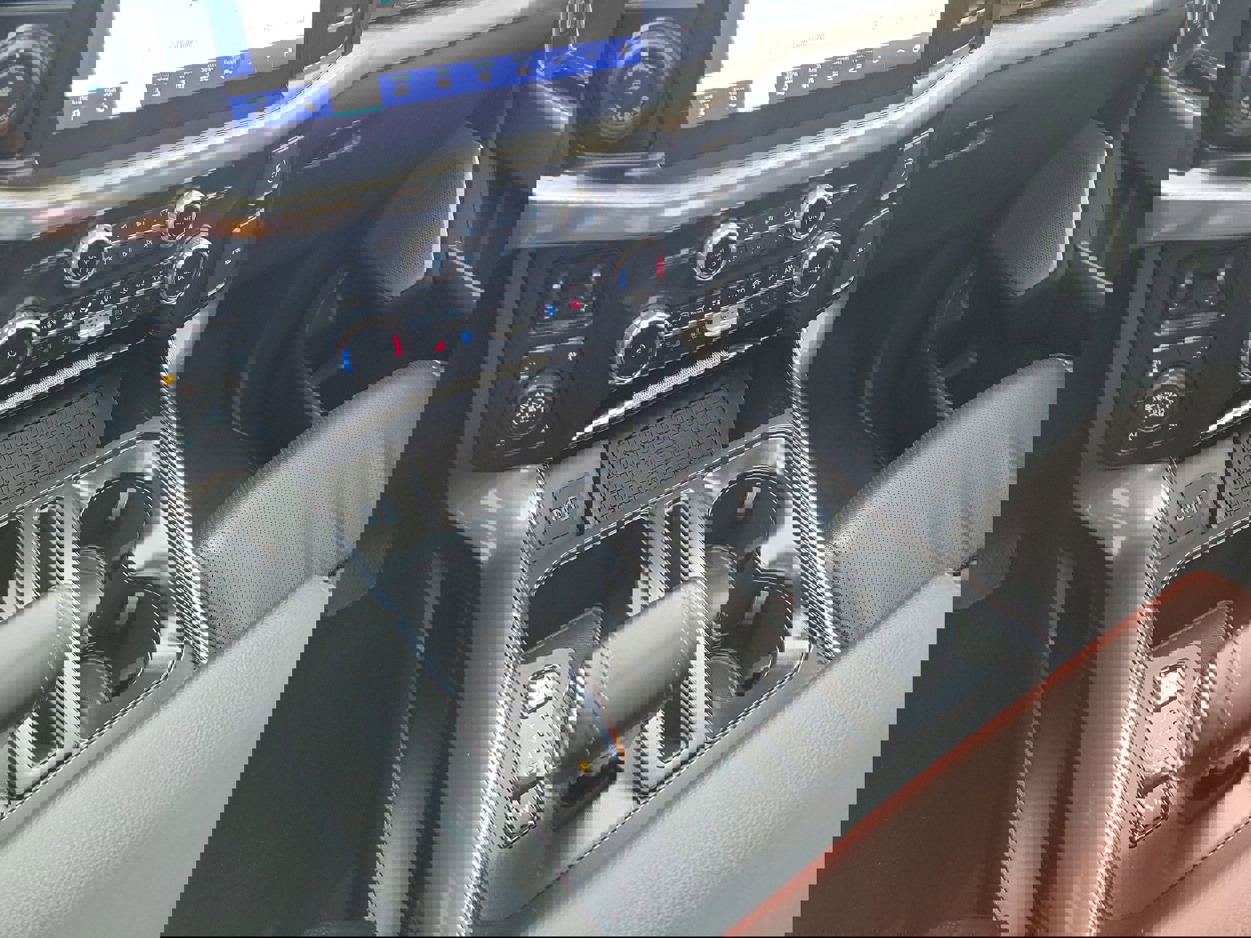 Certified 2023 Ford F150 Lariat w/ Equipment Group 502A High image 29