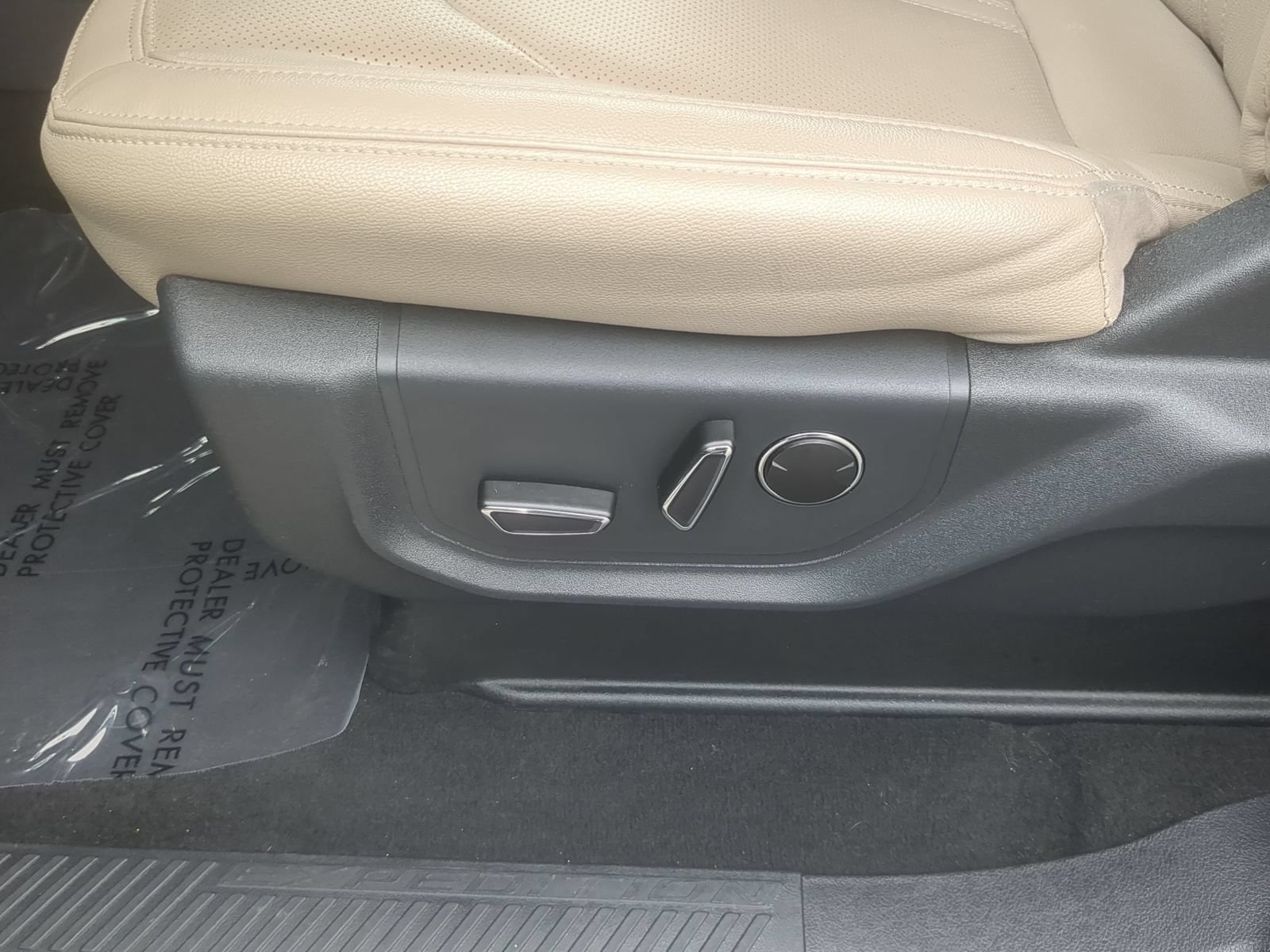 Certified 2024 Ford Expedition Limited RWD image 14