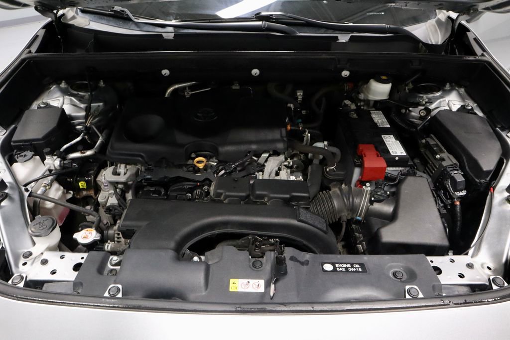 Used 2021 Toyota RAV4 XLE Premium AWD/4WD image 17