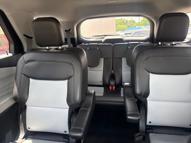 Certified 2024 Ford Explorer XLT w/ Equipment Group 202A AWD/4WD image 29